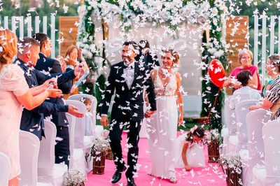 Salida novios boda civil
